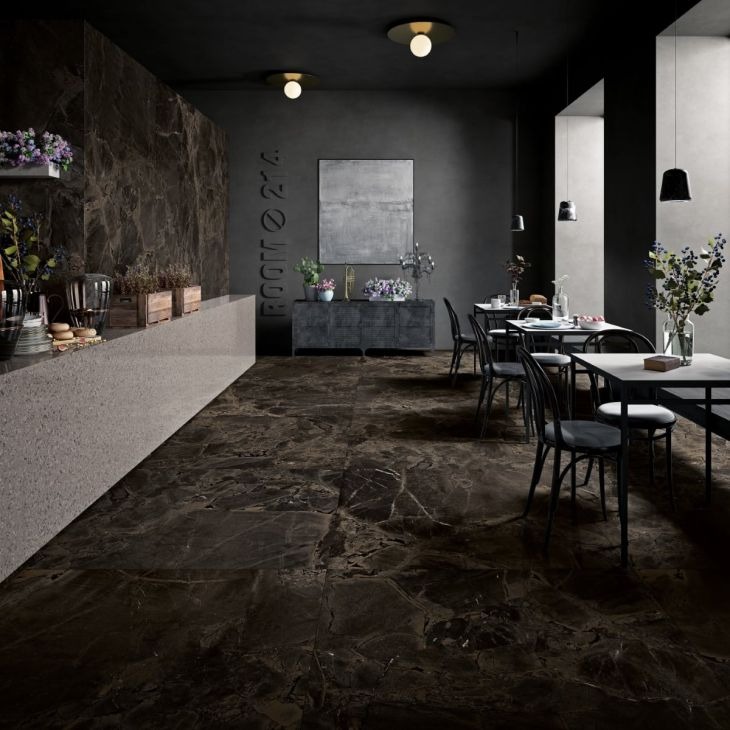 imola_the_room_nero_inf_2