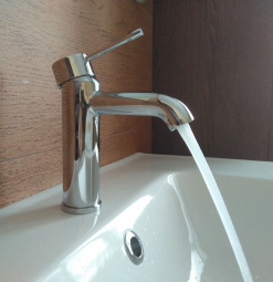 smesitel_dlya_rakoviny_grohe_essence_s_nizkim_izlivom_i_donnym_klapanom_khrom_23589001_1613330739_1